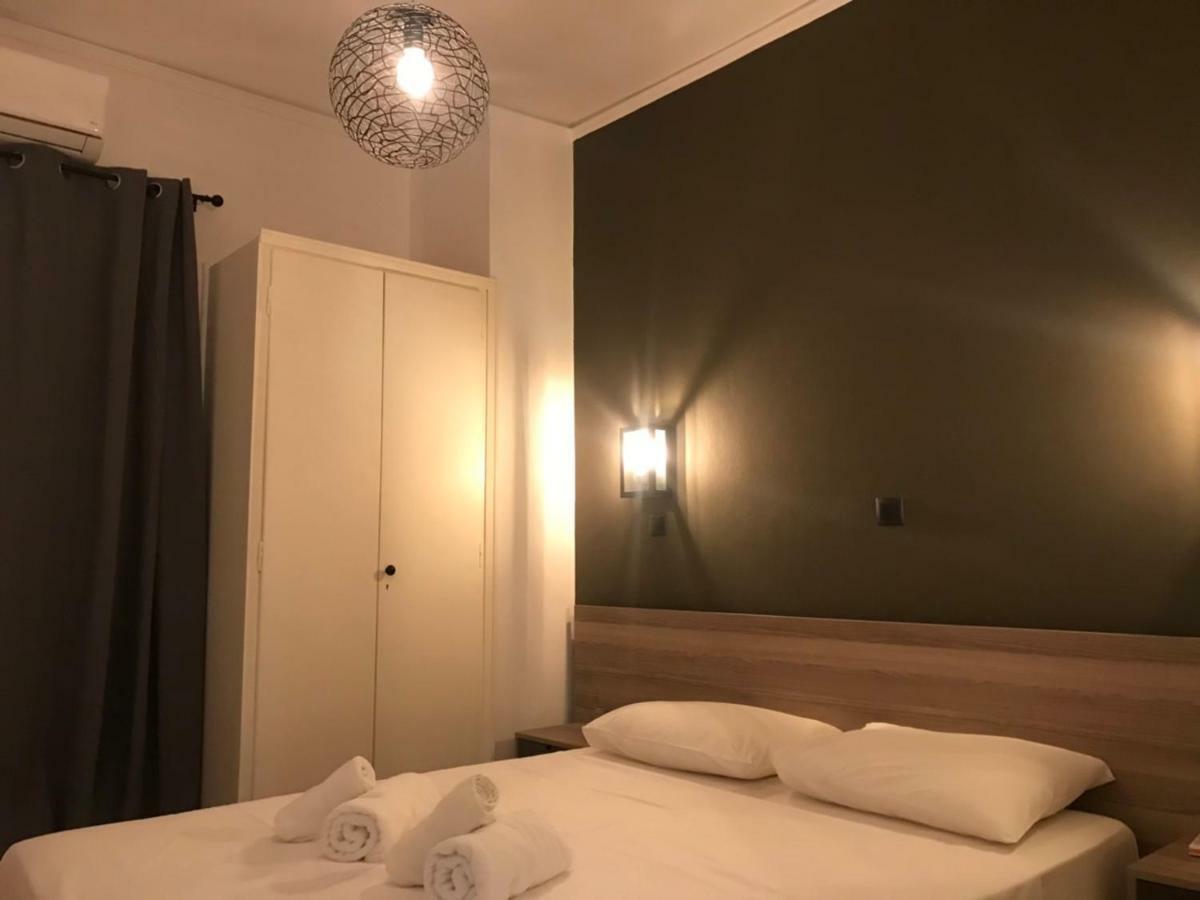 Renovated Minimal Apartment Next To Metro Athens Exterior photo